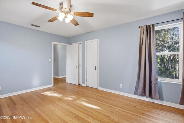 10227 LAKEVIEW Road W, Jacksonville, FL 32225