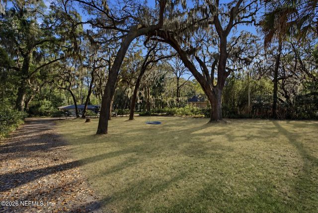 10227 LAKEVIEW Road W, Jacksonville, FL 32225