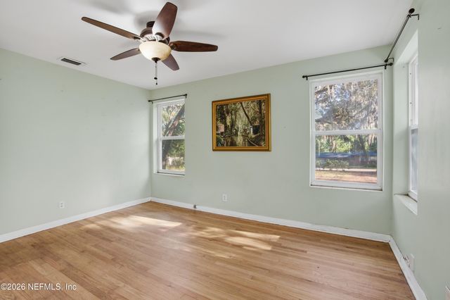 10227 LAKEVIEW Road W, Jacksonville, FL 32225