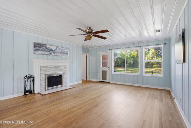 10227 LAKEVIEW Road W, Jacksonville, FL 32225