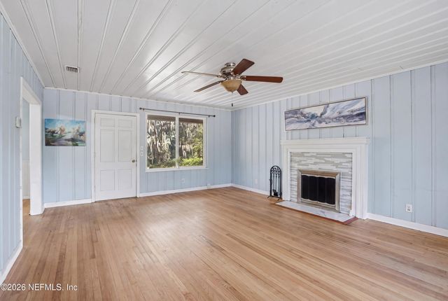 10227 LAKEVIEW Road W, Jacksonville, FL 32225