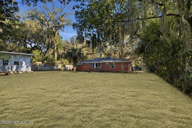 10227 LAKEVIEW Road W, Jacksonville, FL 32225