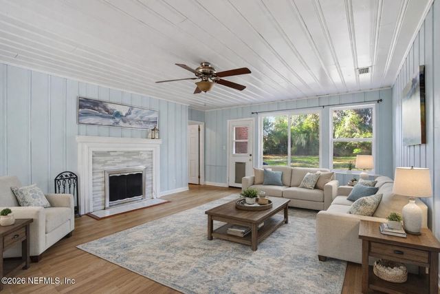 10227 LAKEVIEW Road W, Jacksonville, FL 32225