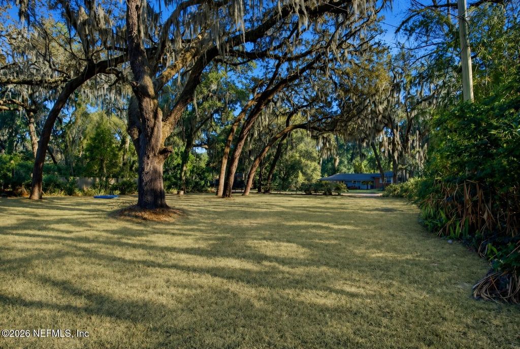 10227 LAKEVIEW Road W, Jacksonville, FL 32225