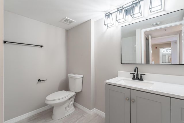 2600 S University Drive 208, Davie, FL 33328