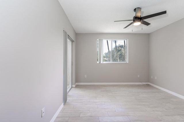 2600 S University Drive 208, Davie, FL 33328