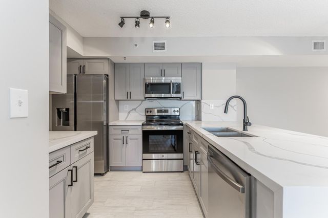 2600 S University Drive 208, Davie, FL 33328