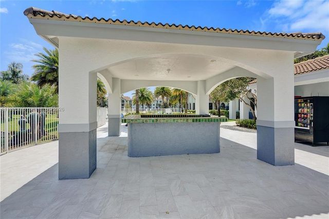 2600 S University Drive 208, Davie, FL 33328