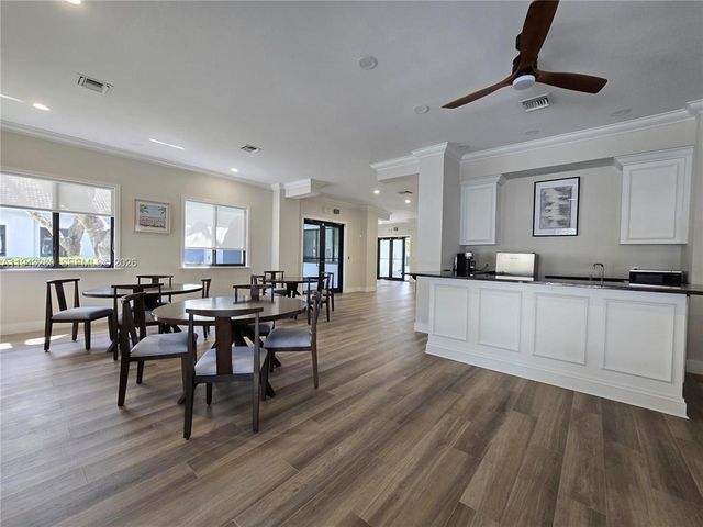 2600 S University Drive 208, Davie, FL 33328