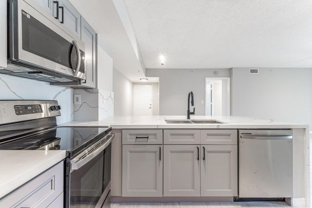 2600 S University Drive 208, Davie, FL 33328