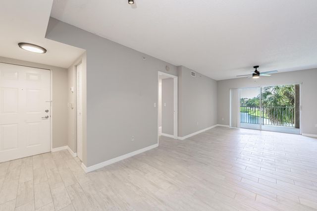 2600 S University Drive 208, Davie, FL 33328