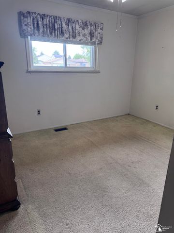 14712 Malcolm Street, Southgate, MI 48195