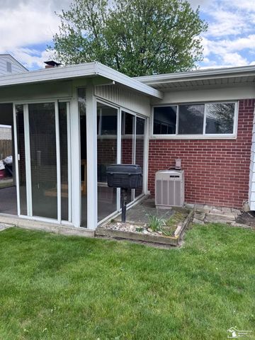 14712 Malcolm Street, Southgate, MI 48195