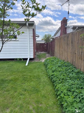 14712 Malcolm Street, Southgate, MI 48195