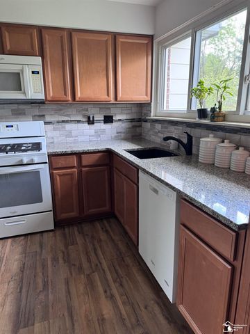 14712 Malcolm Street, Southgate, MI 48195