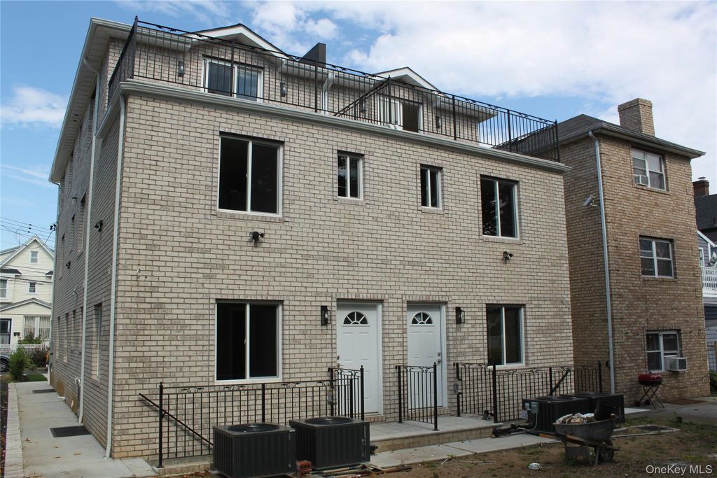 14516 106th Avenue, Jamaica, NY 11435 — photo 4