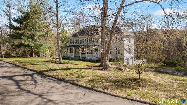 2 Greenwood Lane, Guilford, CT 06437