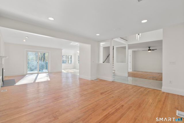 2 Greenwood Lane, Guilford, CT 06437
