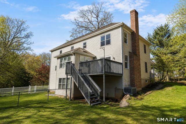 2 Greenwood Lane, Guilford, CT 06437