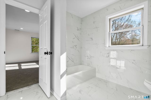 2 Greenwood Lane, Guilford, CT 06437