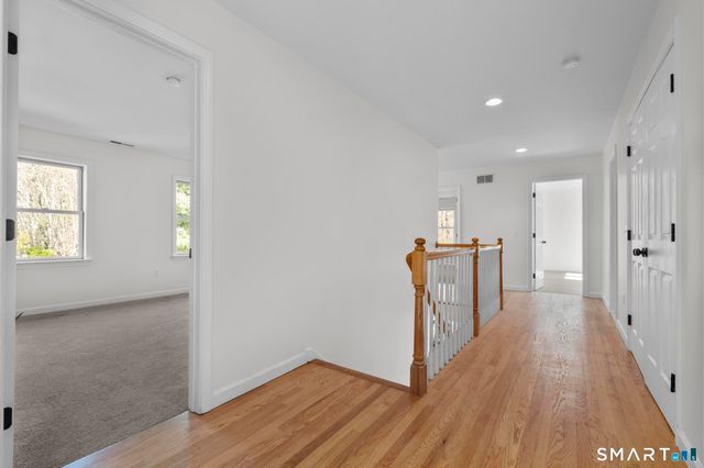 2 Greenwood Lane, Guilford, CT 06437