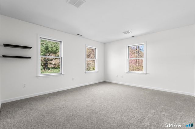 2 Greenwood Lane, Guilford, CT 06437