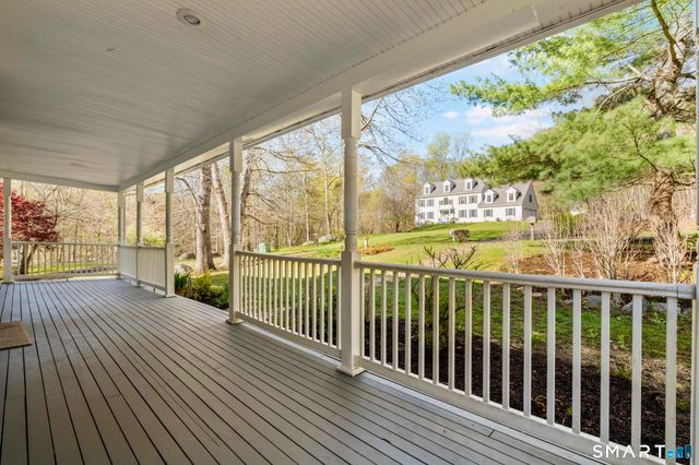 2 Greenwood Lane, Guilford, CT 06437