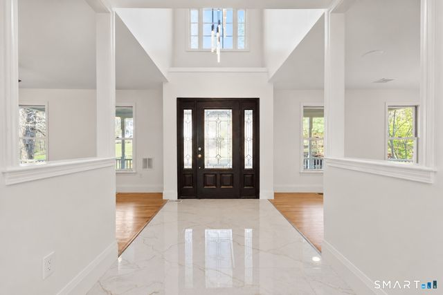 2 Greenwood Lane, Guilford, CT 06437