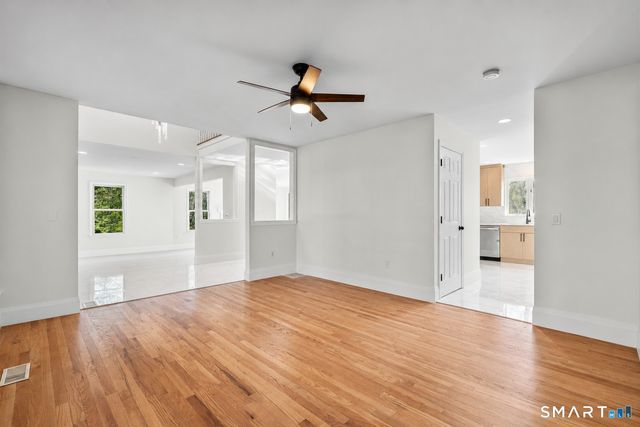 2 Greenwood Lane, Guilford, CT 06437
