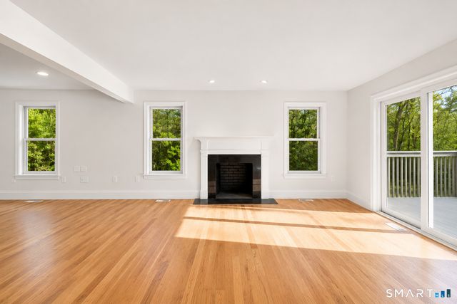 2 Greenwood Lane, Guilford, CT 06437