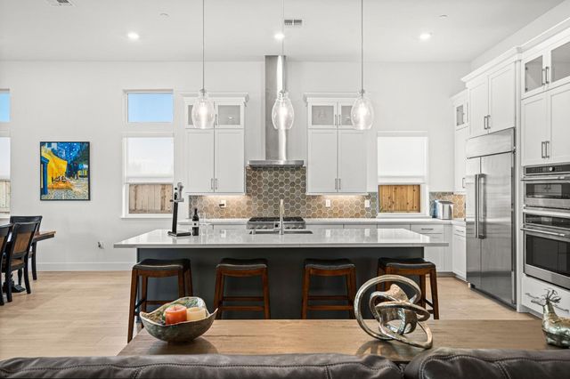 3065 Palo Alto St, Roseville, CA 95747