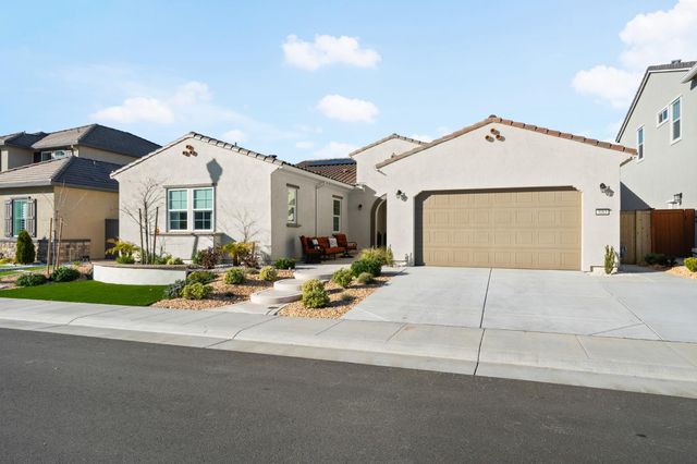 3065 Palo Alto St, Roseville, CA 95747