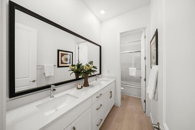 3065 Palo Alto St, Roseville, CA 95747