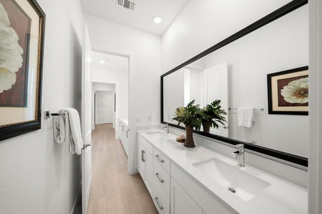 3065 Palo Alto St, Roseville, CA 95747