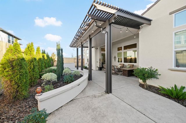 3065 Palo Alto St, Roseville, CA 95747