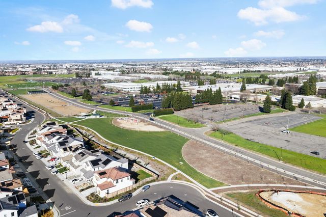 3065 Palo Alto St, Roseville, CA 95747