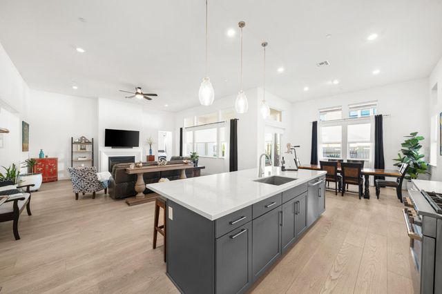 3065 Palo Alto St, Roseville, CA 95747