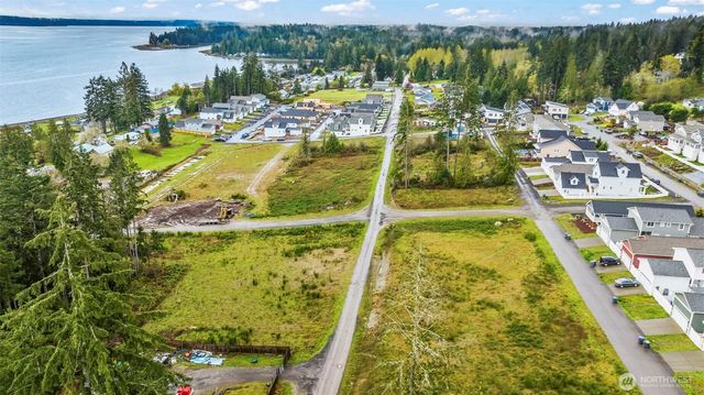 140 E Sullivan Street, Allyn, WA 98524