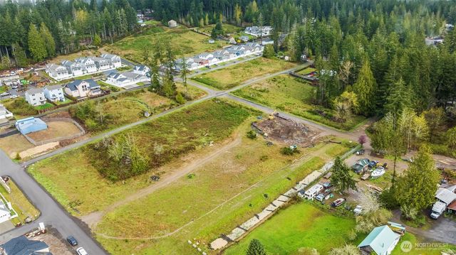 140 E Sullivan Street, Allyn, WA 98524