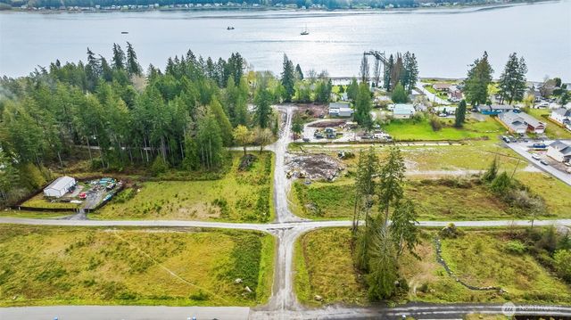 140 E Sullivan Street, Allyn, WA 98524