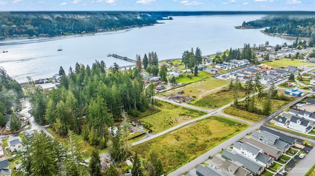 140 E Sullivan Street, Allyn, WA 98524