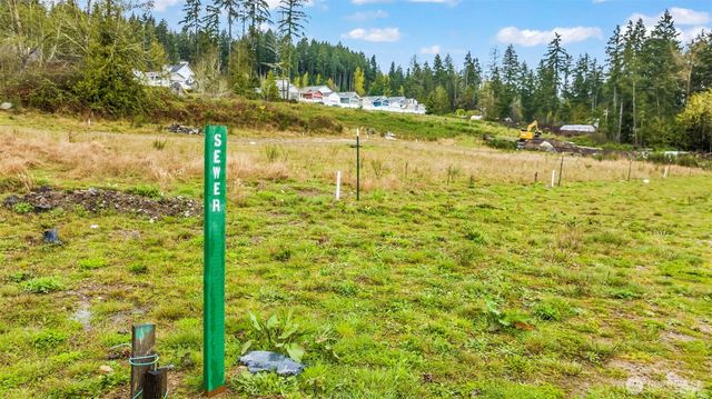 140 E Sullivan Street, Allyn, WA 98524