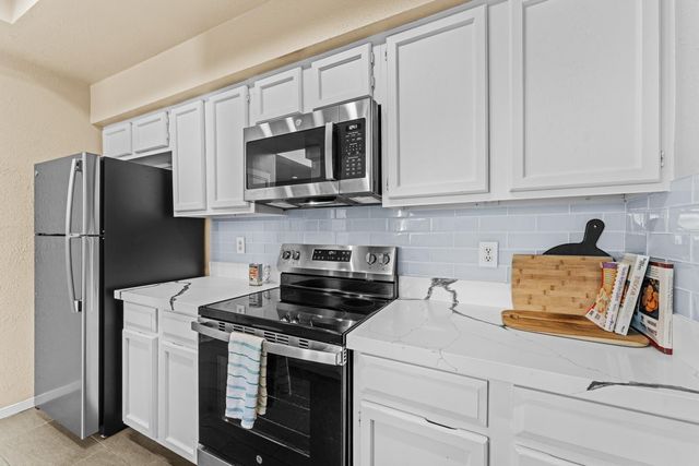 1112 Bering Drive 67, Houston, TX 77057