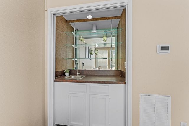 1112 Bering Drive 67, Houston, TX 77057