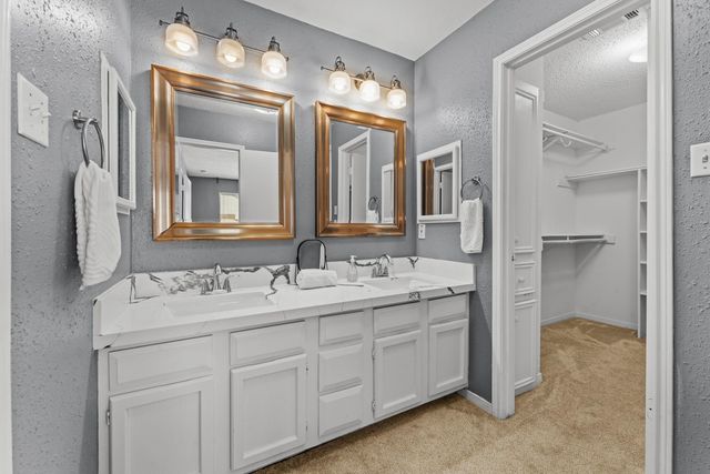 1112 Bering Drive 67, Houston, TX 77057