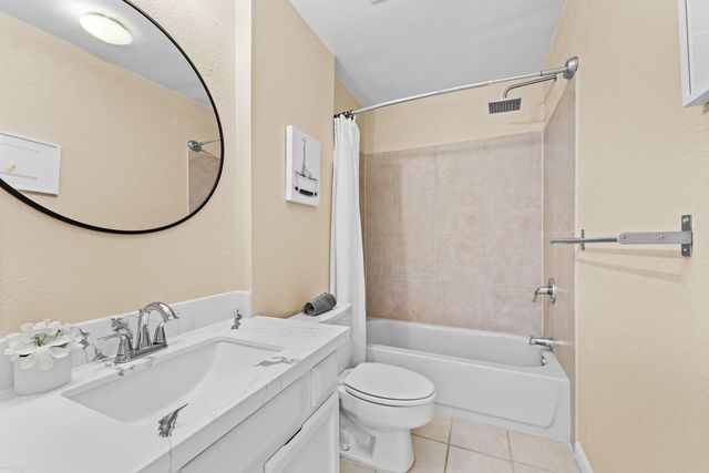 1112 Bering Drive 67, Houston, TX 77057