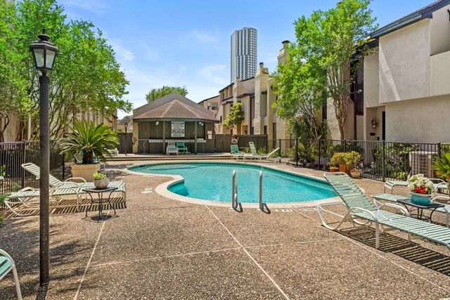 1112 Bering Drive 67, Houston, TX 77057