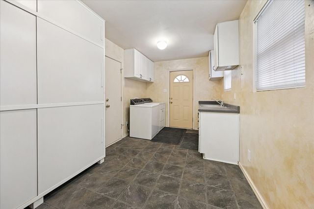 3227 Castlewood Street, Houston, TX 77025