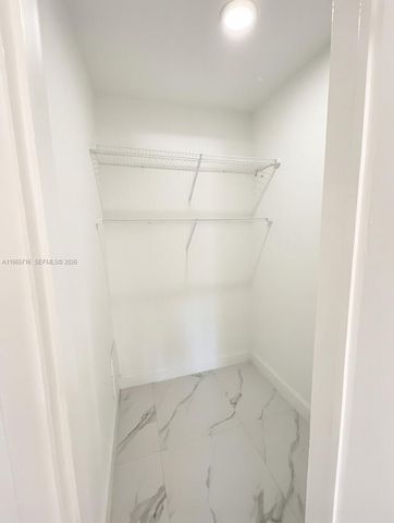 2308 NW 3rd Ave 1, Wilton Manors, FL 33311