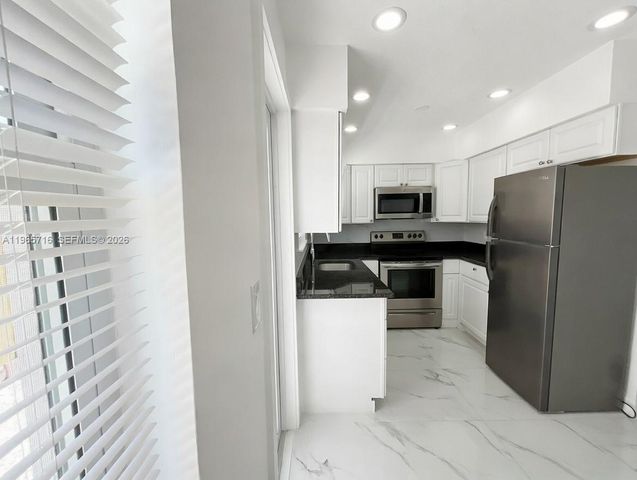 2308 NW 3rd Ave 1, Wilton Manors, FL 33311